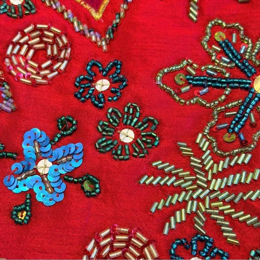 Pier 1 Christmas Holiday Table Runner Viscose Velvet Jeweled Star Red Beaded